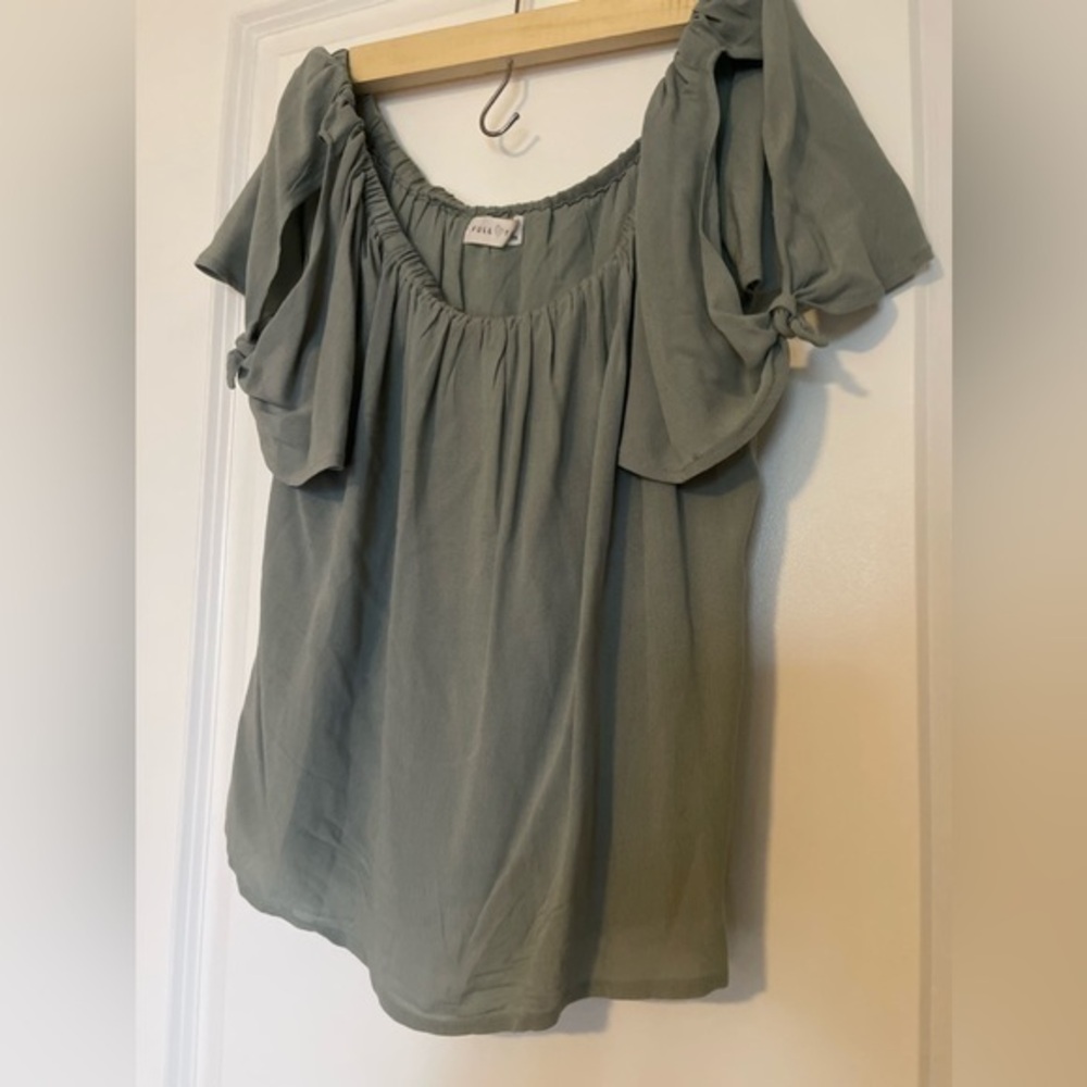 Full Tilt Flutter Sleeve Top Green 5/$20